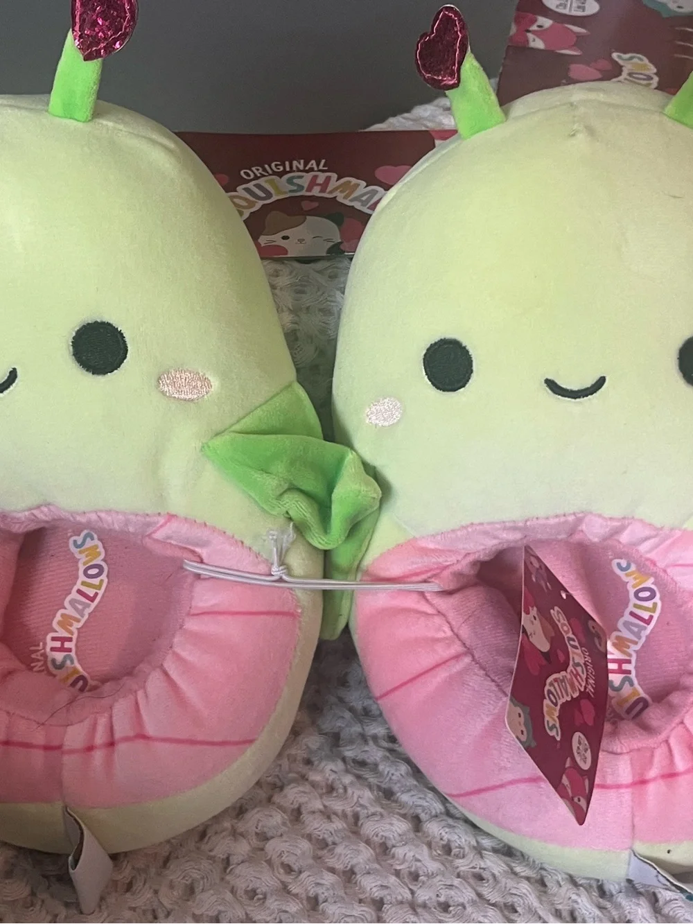 Squishmallows Plush Avocado children’s slippers- Green & Pink 408